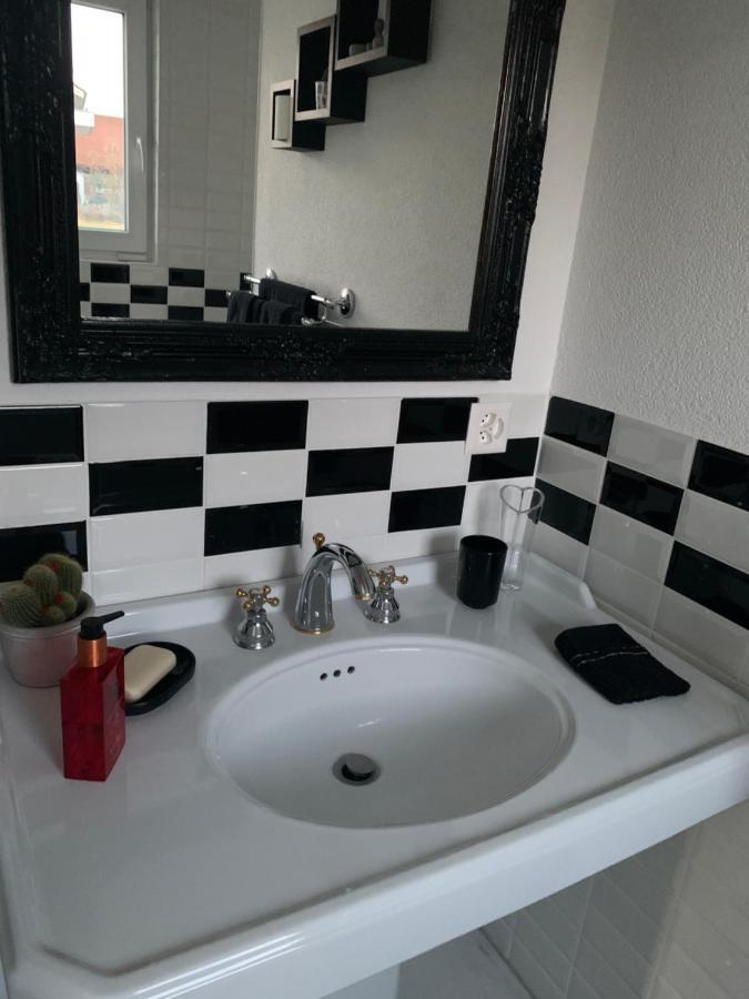 Au Bord De L'Eau Apartment Orpund Екстериор снимка