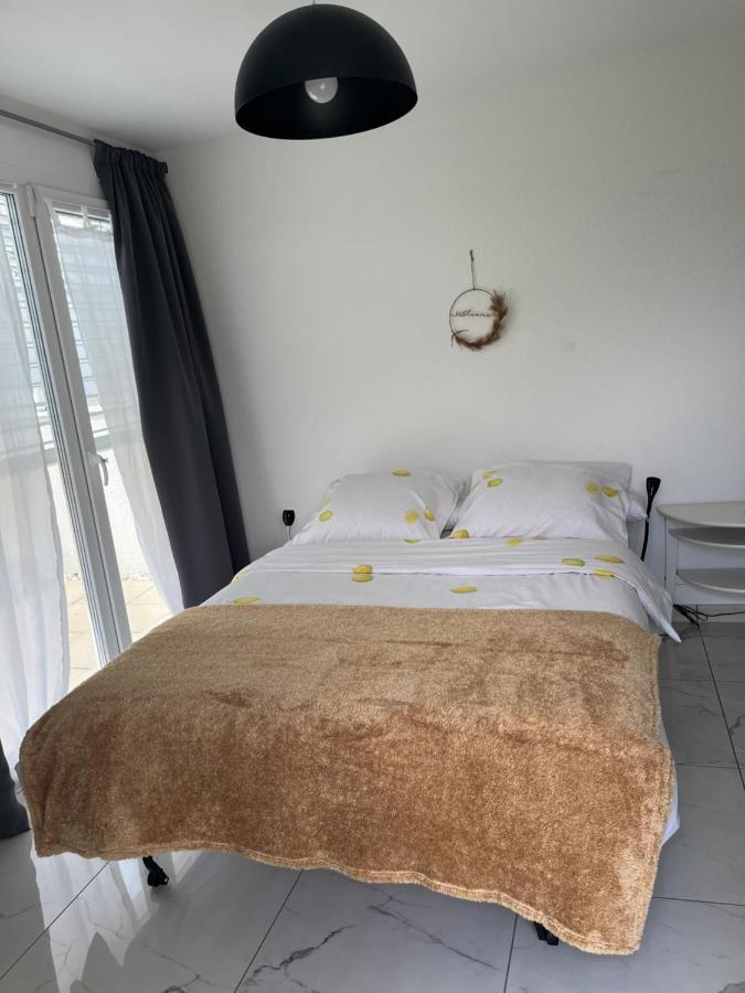 Au Bord De L'Eau Apartment Orpund Екстериор снимка
